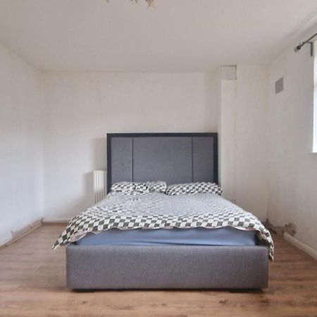 Ritz Place 2 Northolt  Luaran gambar